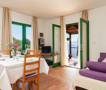 Island Escape Otel *