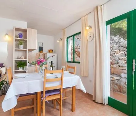 Island Escape Jelsa (Hvar)